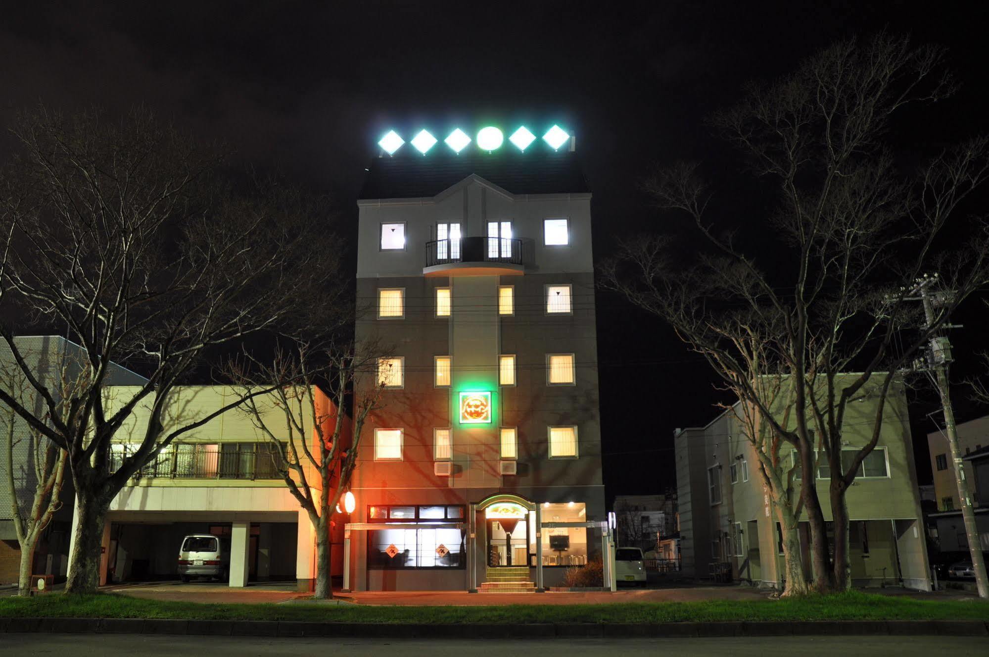 האקודאטה Hotel Heart Inn מראה חיצוני תמונה