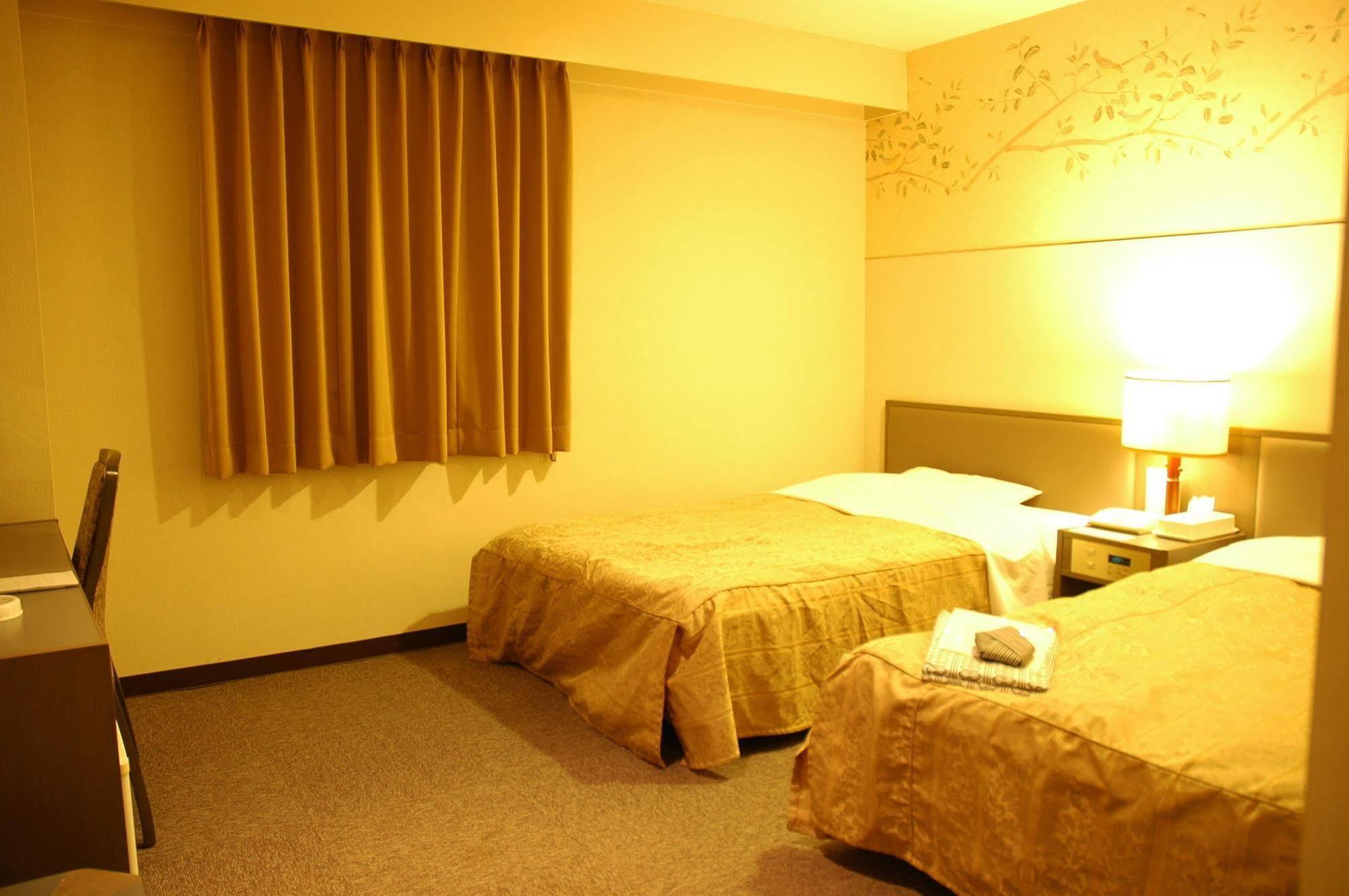 האקודאטה Hotel Heart Inn מראה חיצוני תמונה