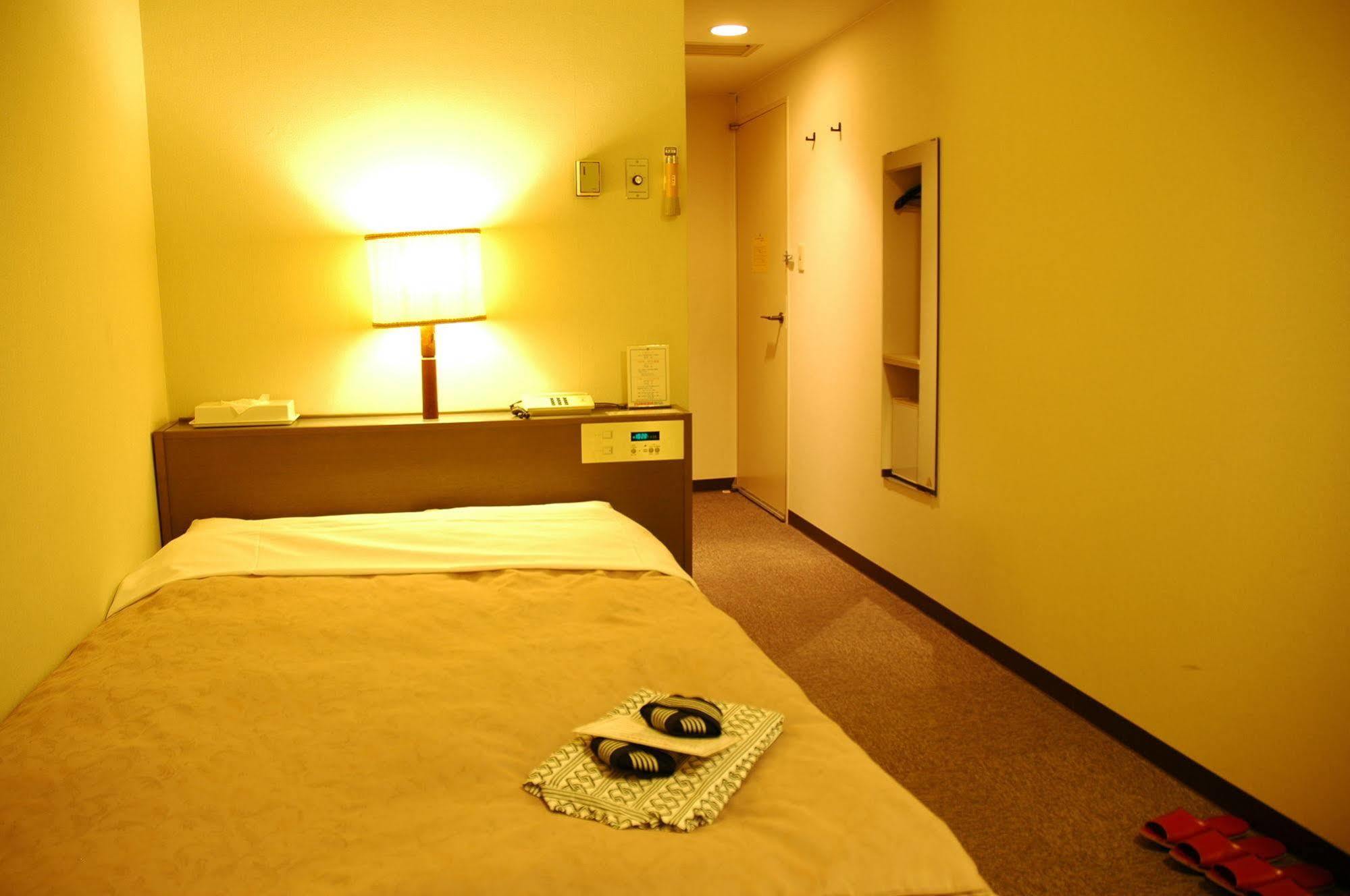 האקודאטה Hotel Heart Inn מראה חיצוני תמונה