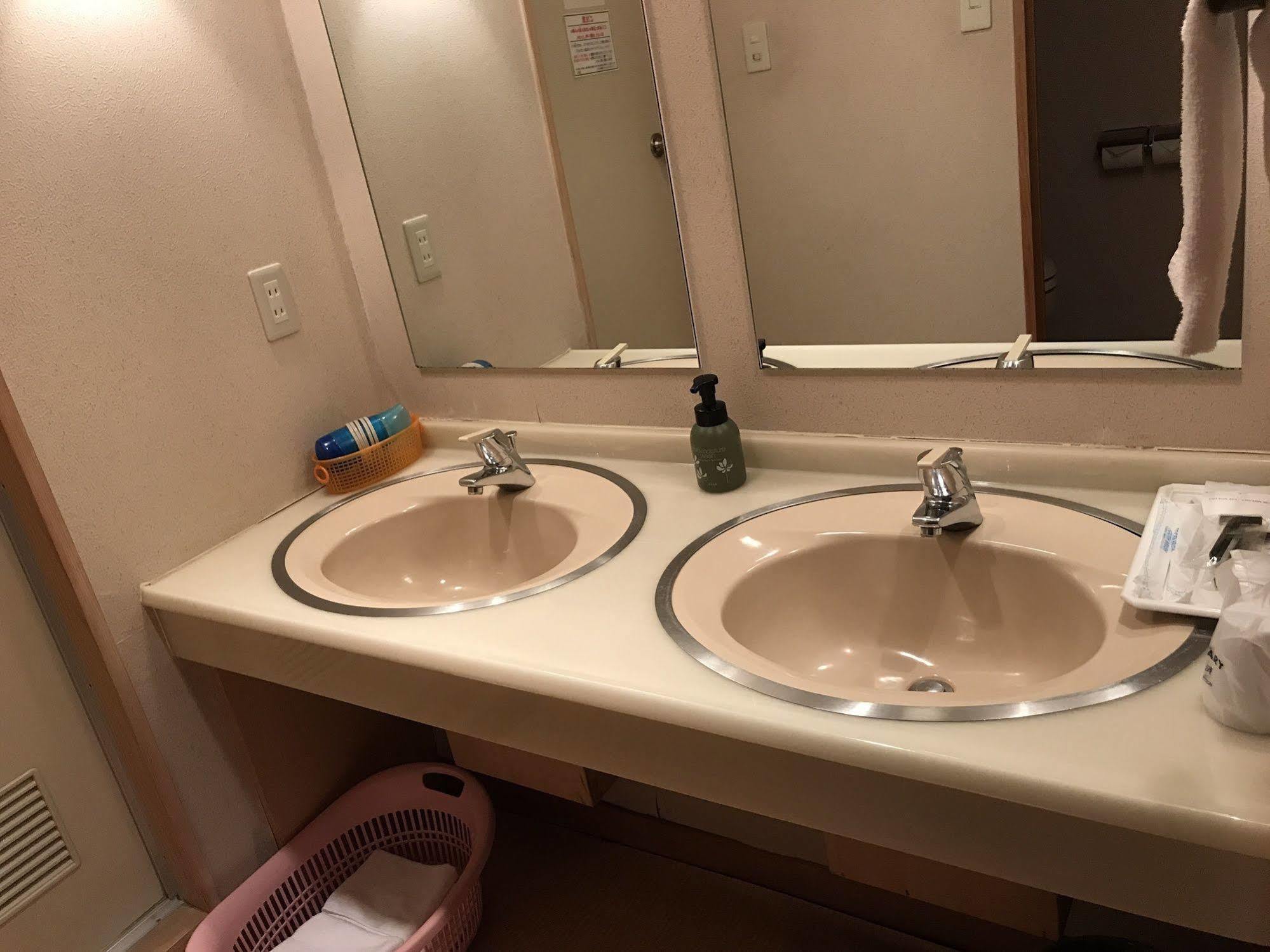 האקודאטה Hotel Heart Inn מראה חיצוני תמונה