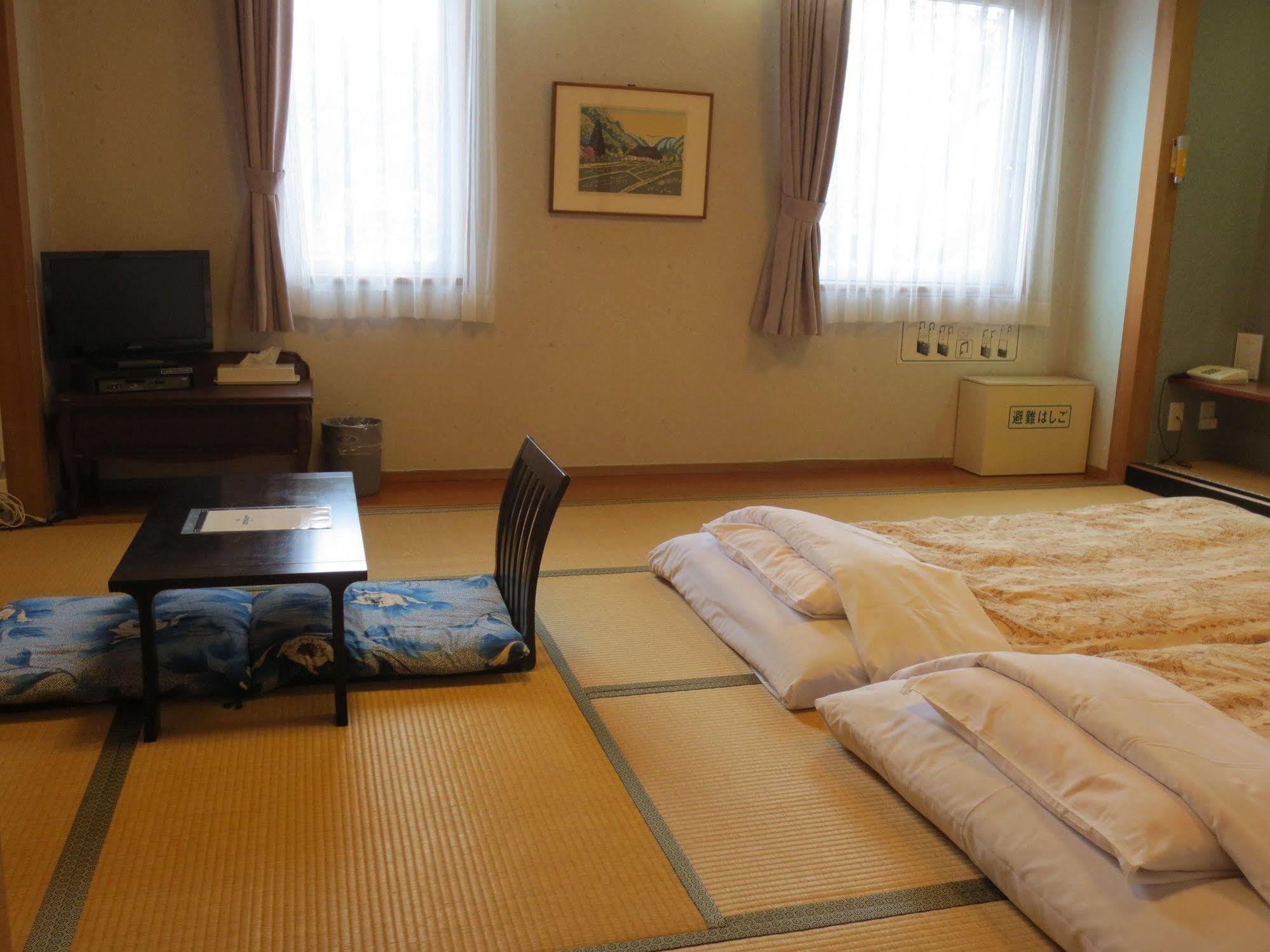 האקודאטה Hotel Heart Inn מראה חיצוני תמונה
