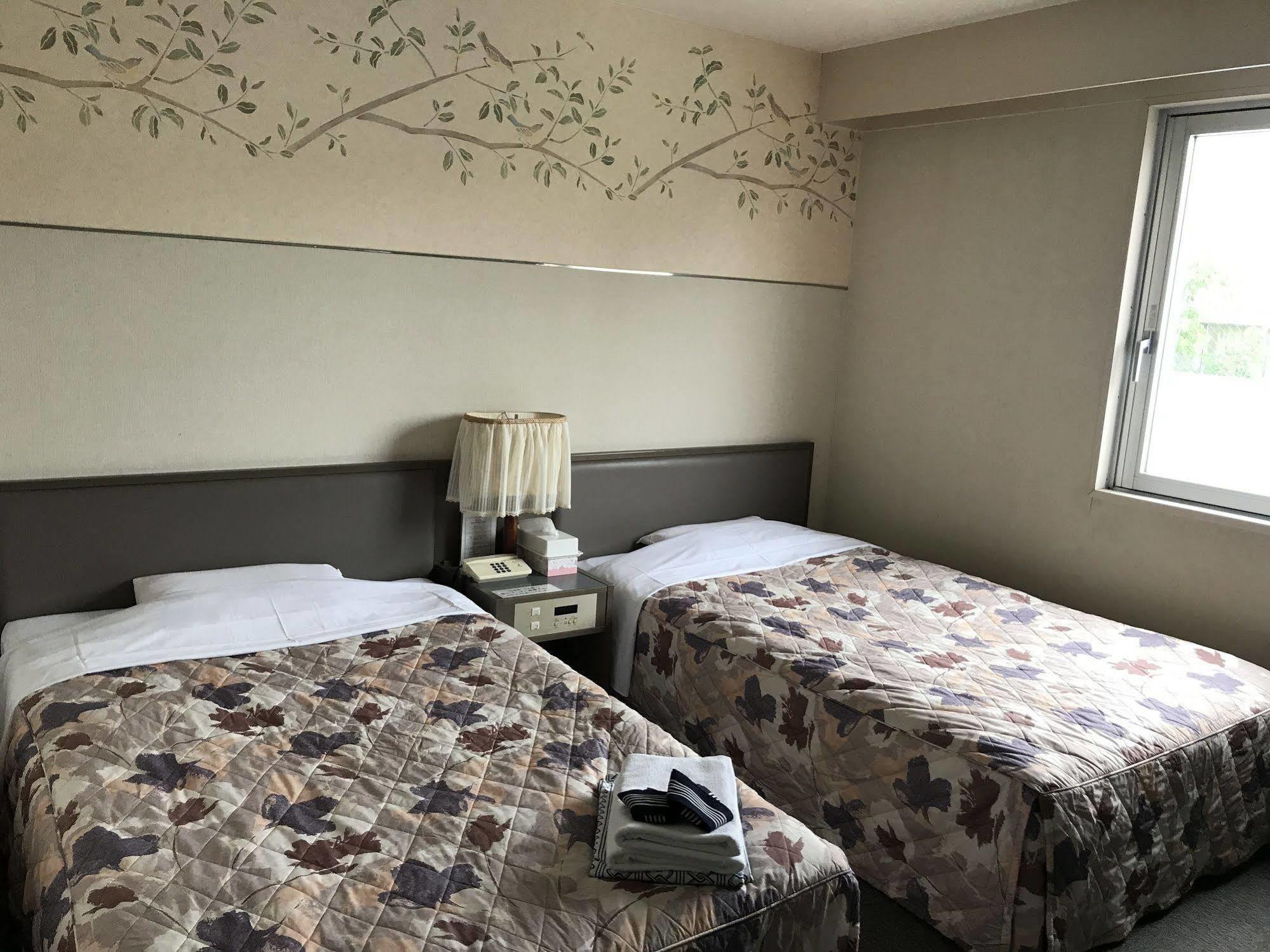האקודאטה Hotel Heart Inn מראה חיצוני תמונה