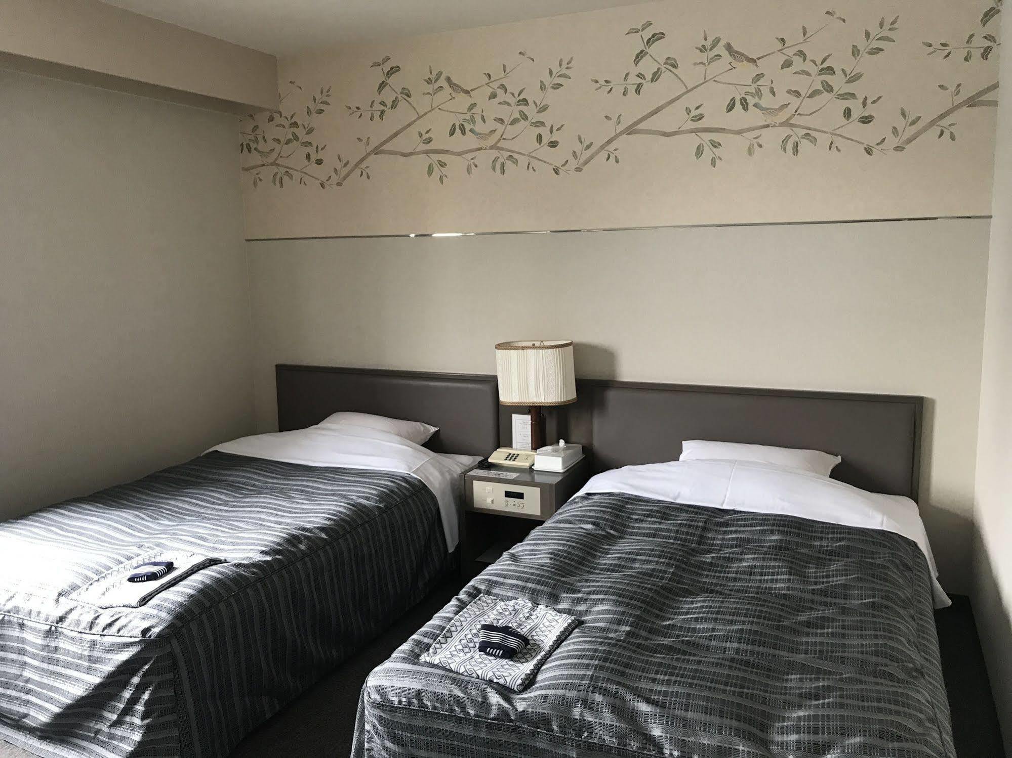 האקודאטה Hotel Heart Inn מראה חיצוני תמונה