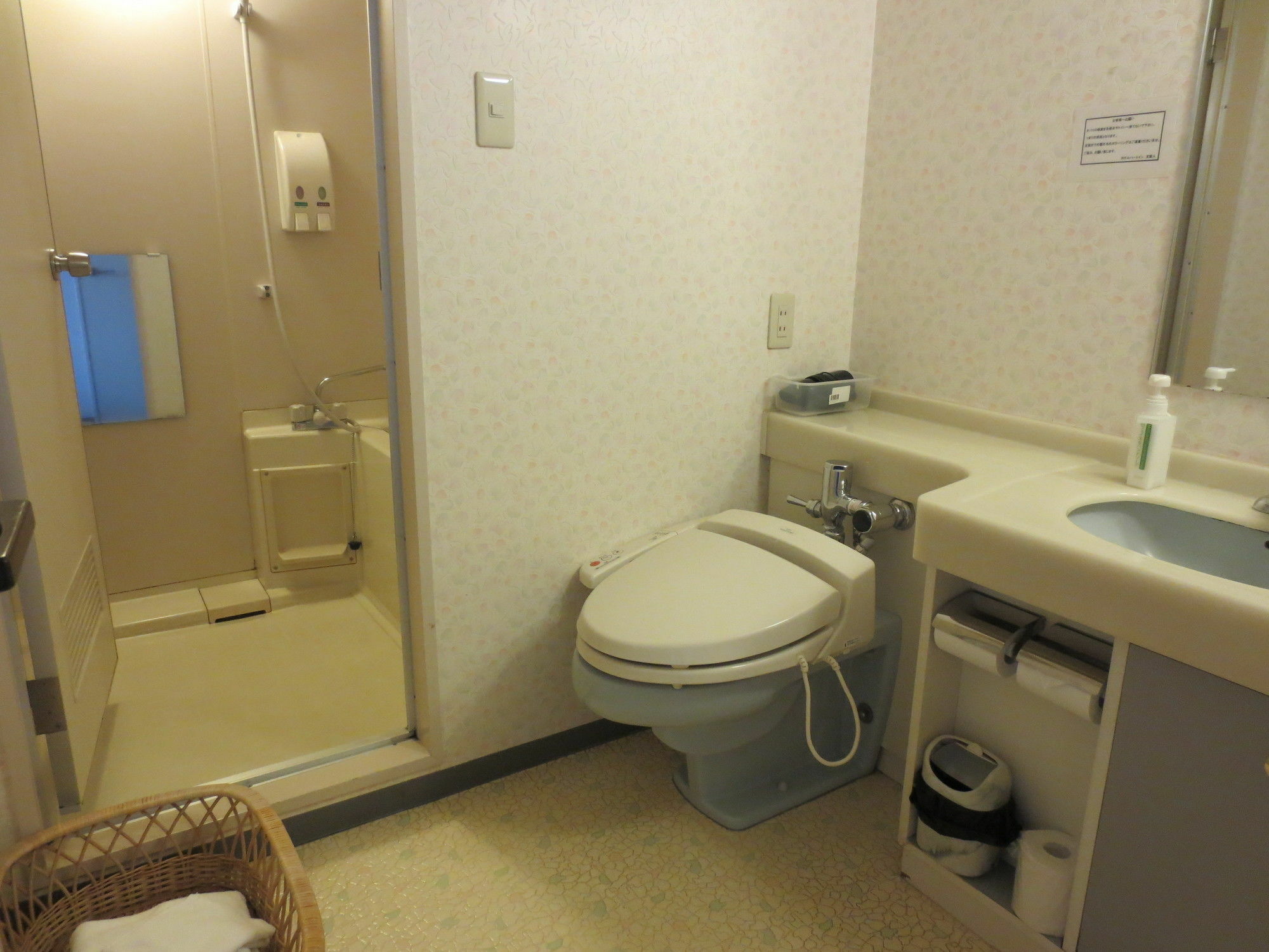 האקודאטה Hotel Heart Inn מראה חיצוני תמונה